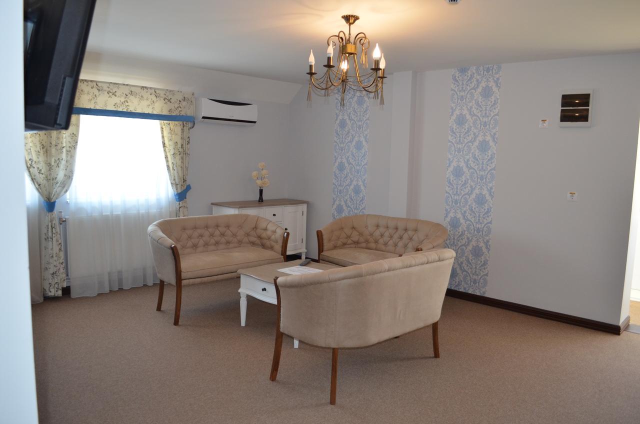 Vip Motel Restaurant Haţeg Екстериор снимка